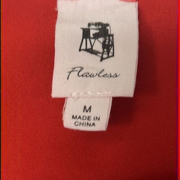 Flawless Red High Low Elbow Sleeve Pullover Blouse with a Curved Hemline- Med - Picture 9 of 10